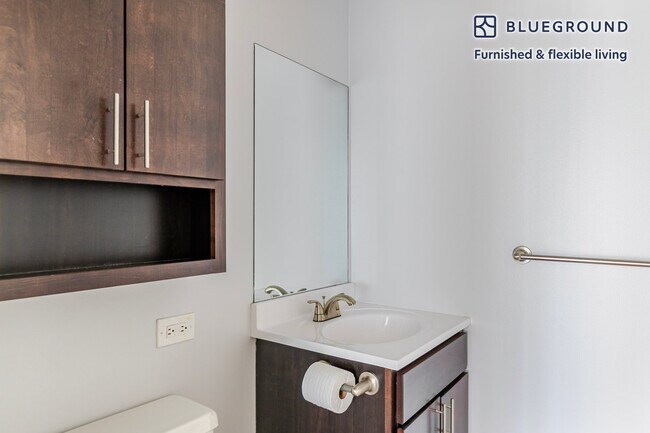 Building Photo - 8 W Chestnut St