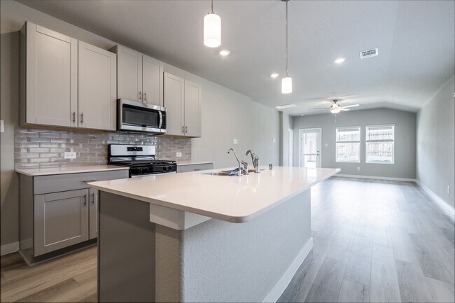 Building Photo - 18615 Century Pne Ln