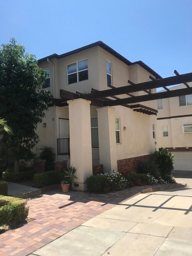 Building Photo - 77 S Sierra Madre Blvd