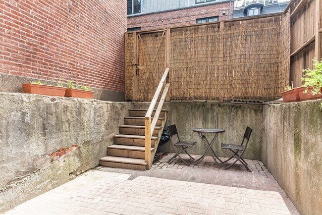 Building Photo - 78 W Concord St