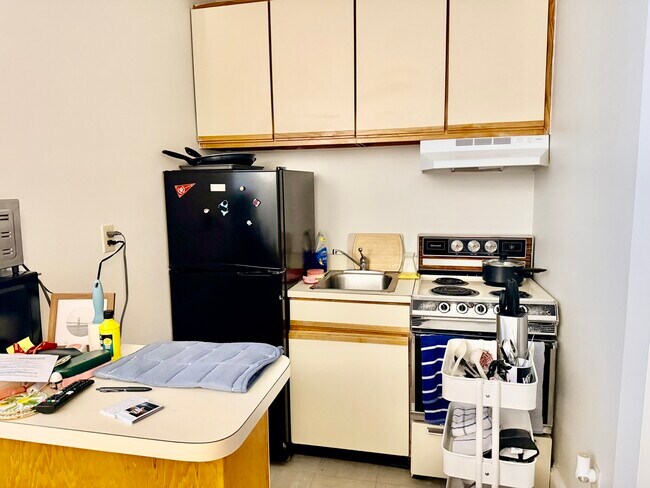 Building Photo - 833-835 Beacon St. Unit 505