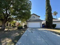 Building Photo - Spacious NW Bakersfield Home!