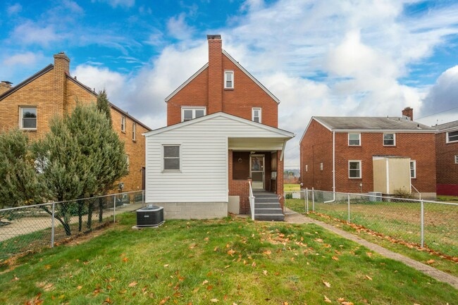 Building Photo - READY FOR MOVE IN! Check out this STUNNING 3 bedroom in Munhall!