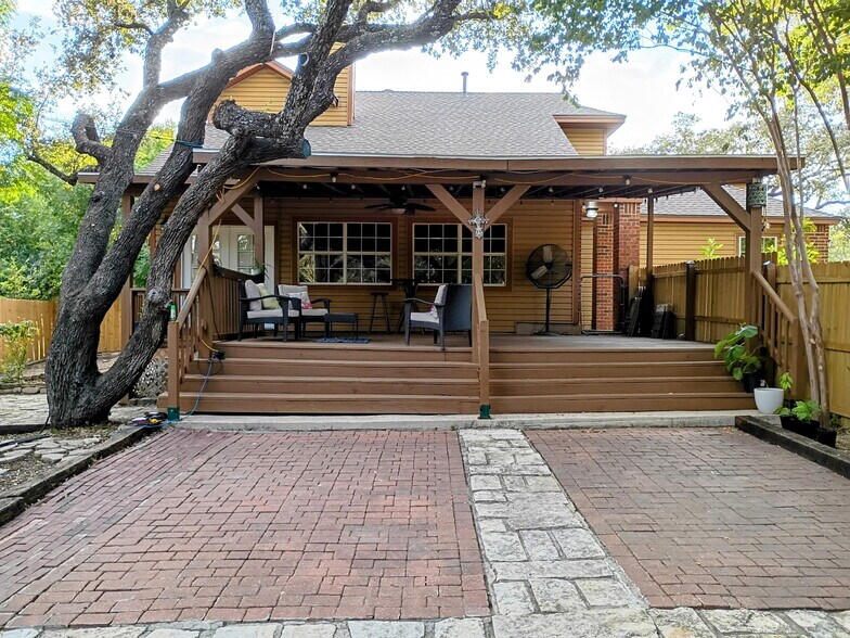 Building Photo - 2850 Village Pky
