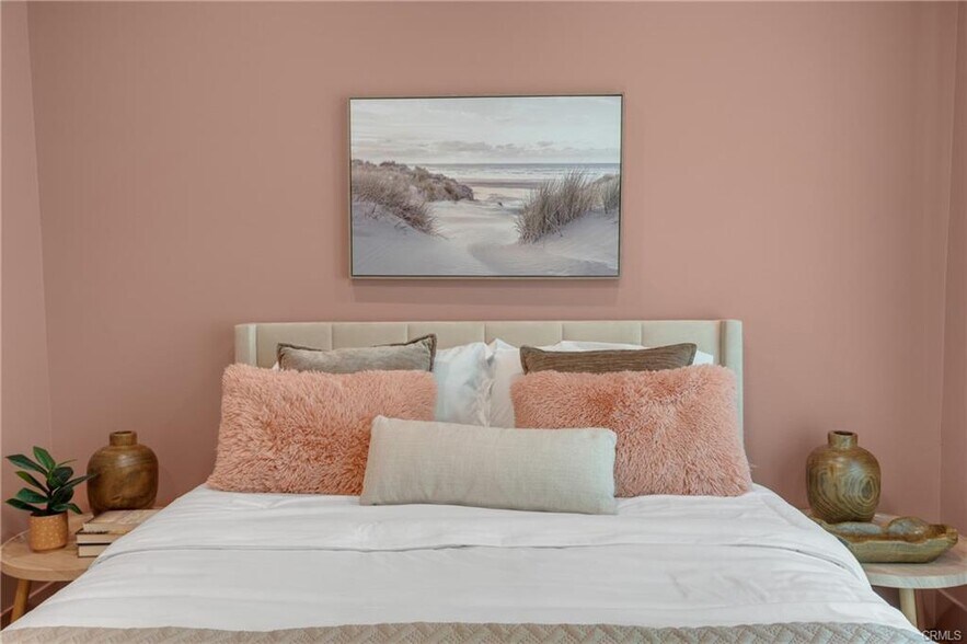 Bedroom 1 - 1123 E Ocean Blvd