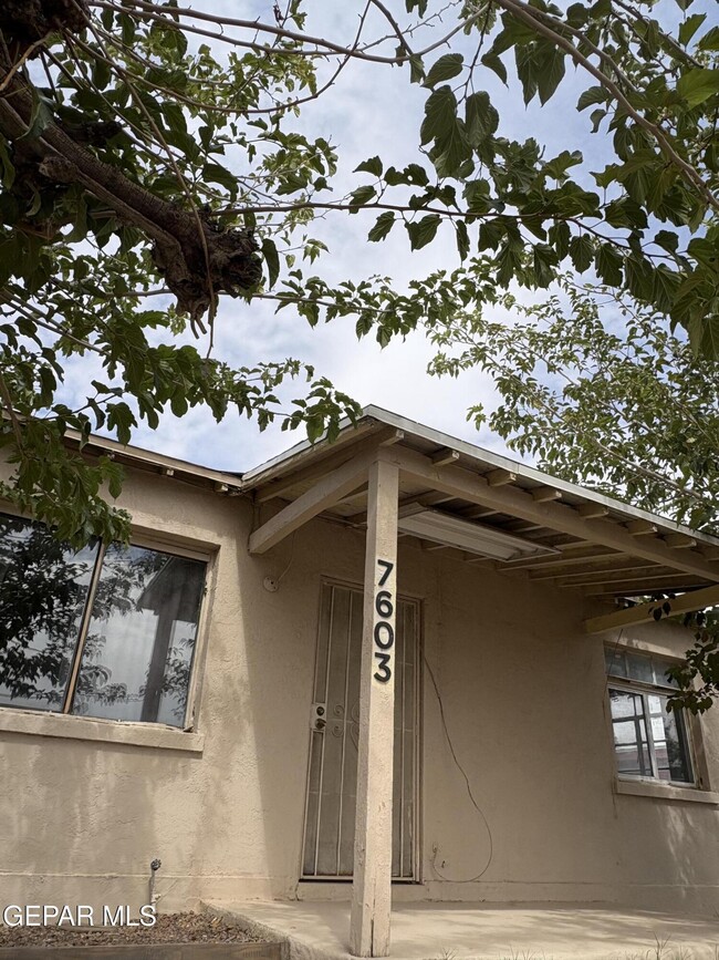 Building Photo - 7603 Hermosillo Dr
