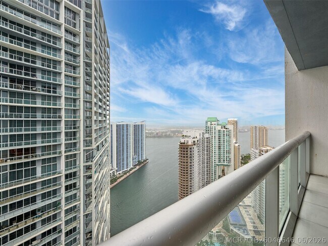 Building Photo - 495 Brickell Ave