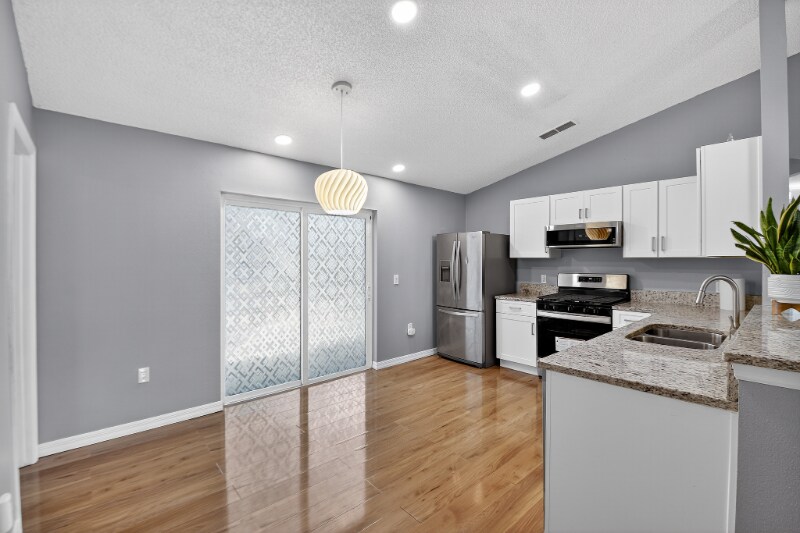 Building Photo - 4 Starling Dr