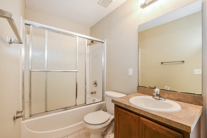 Building Photo - 3715 Running Water Dr