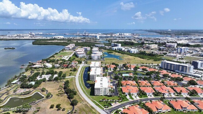 Building Photo - 732 Bayside Dr