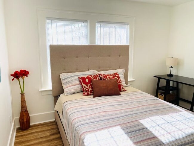 Building Photo - Beautiful Historic Home on Front Street in Lynden