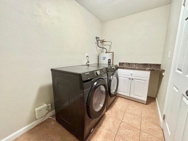Building Photo - Charming 3-Bedroom Ranch in Chesapeake