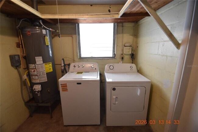 Building Photo - 528 Suwanee Cir