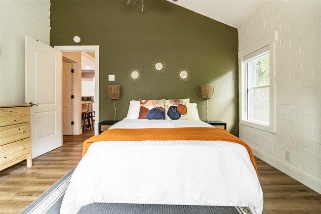 Building Photo - 1507 Holly St