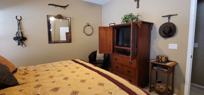 Building Photo - FURNISHED Single Family Home-RATE DISPLAYED IS FOR WINTER SEASON