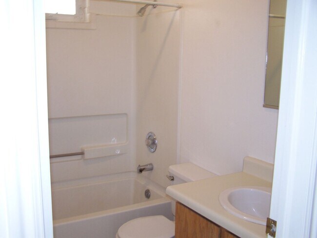 Building Photo - 1123 W 425 S