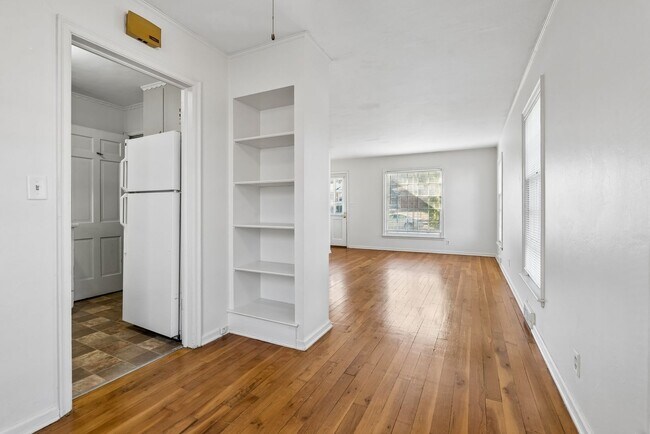 Building Photo - 2100 Sumner St