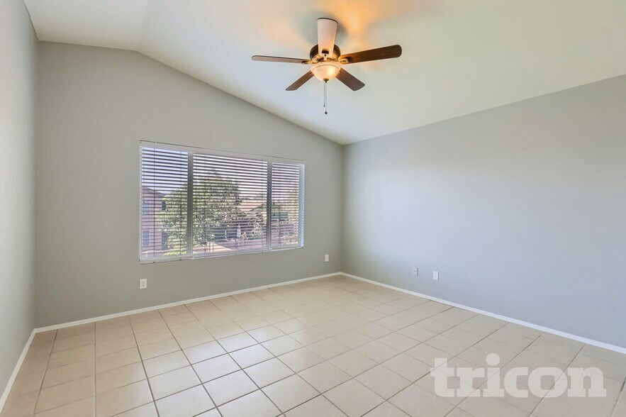 Building Photo - 14725 W Lamoille Dr