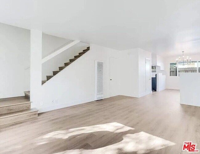 Building Photo - 1813 9th St