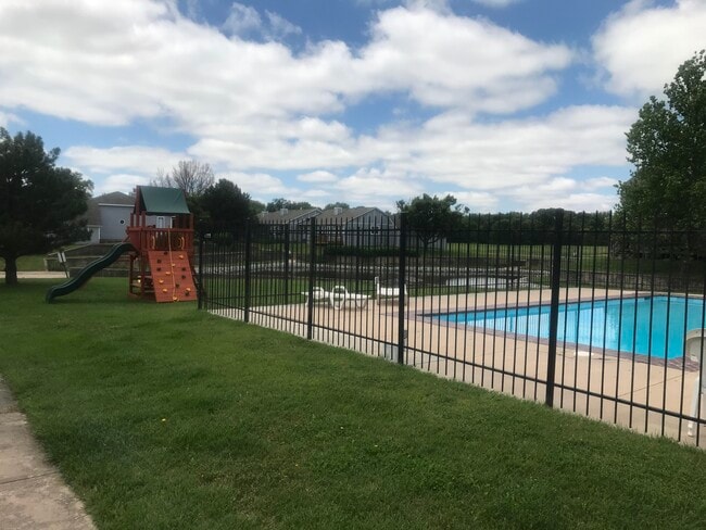 Building Photo - 101 S Rock Rd