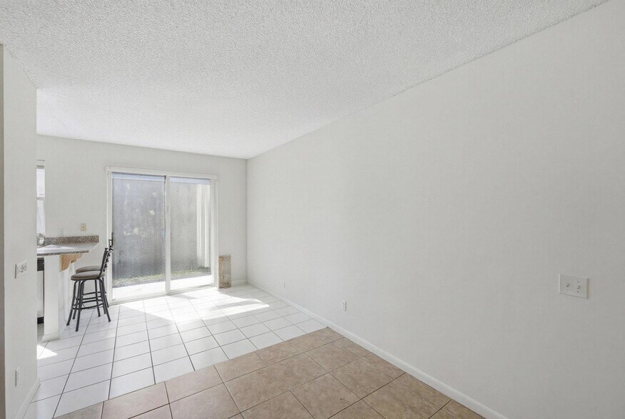 Building Photo - 1239 Sussex St