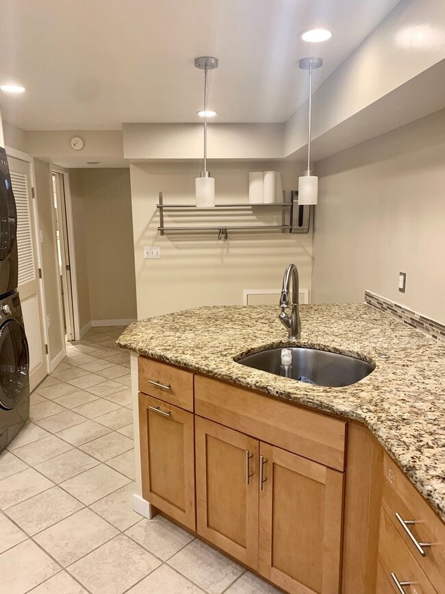 Building Photo - Amazing 2-Bedroom Townhouse Located in Bella Vista! Available mid-July!
