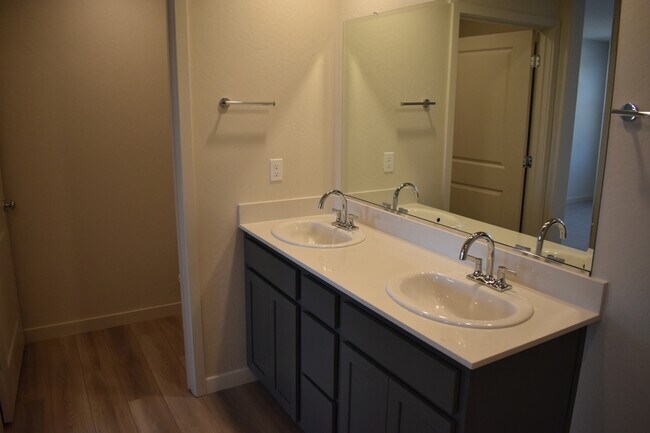 Building Photo - 4624 Athena Dr