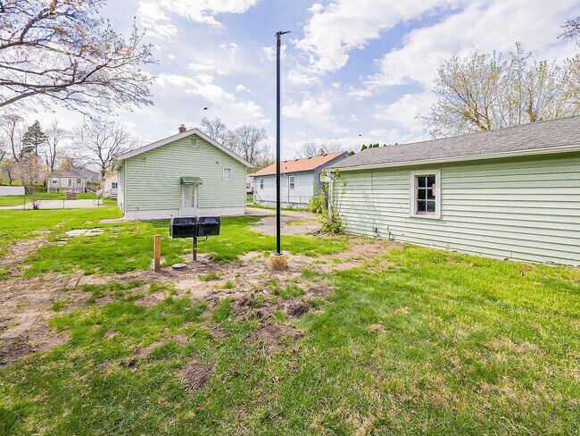 Building Photo - Comfortable Living with Optional Support—Designed for Independence & Peace of Mind