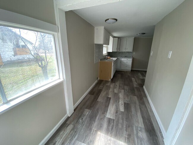 Building Photo - Fantastic Sand Springs Home