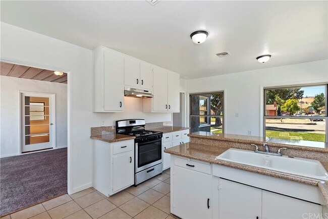 Building Photo - 3495 N Sierra Way