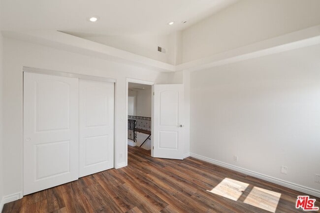 Building Photo - 4128 W 122nd St