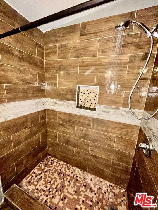 Building Photo - 8198 Helena Ave