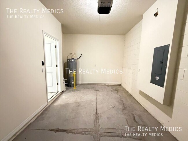Building Photo - 5338 Dragonfly Dr