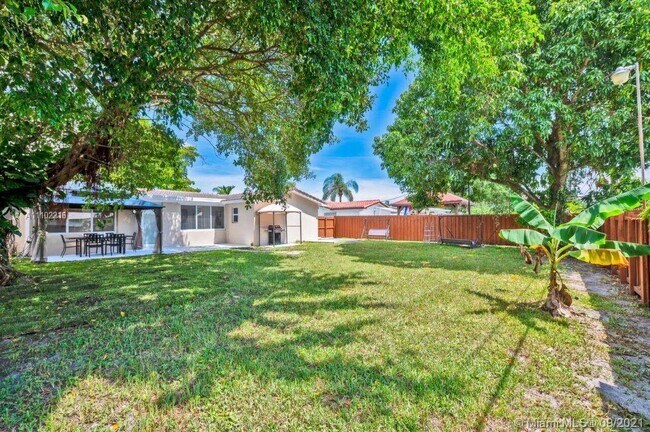 Building Photo - 5510 Pierce St