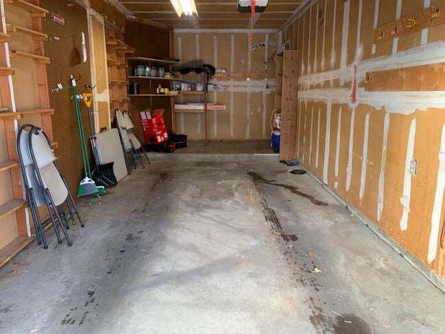 Building Photo - Low Maintenance Ranch Condo