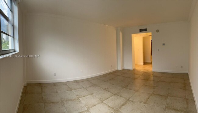 Building Photo - 19390 Collins Ave
