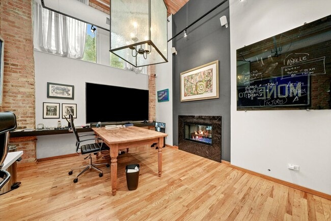 Building Photo - 1327 W Washington Blvd