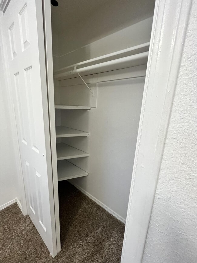 Building Photo - 1240 N 2nd E