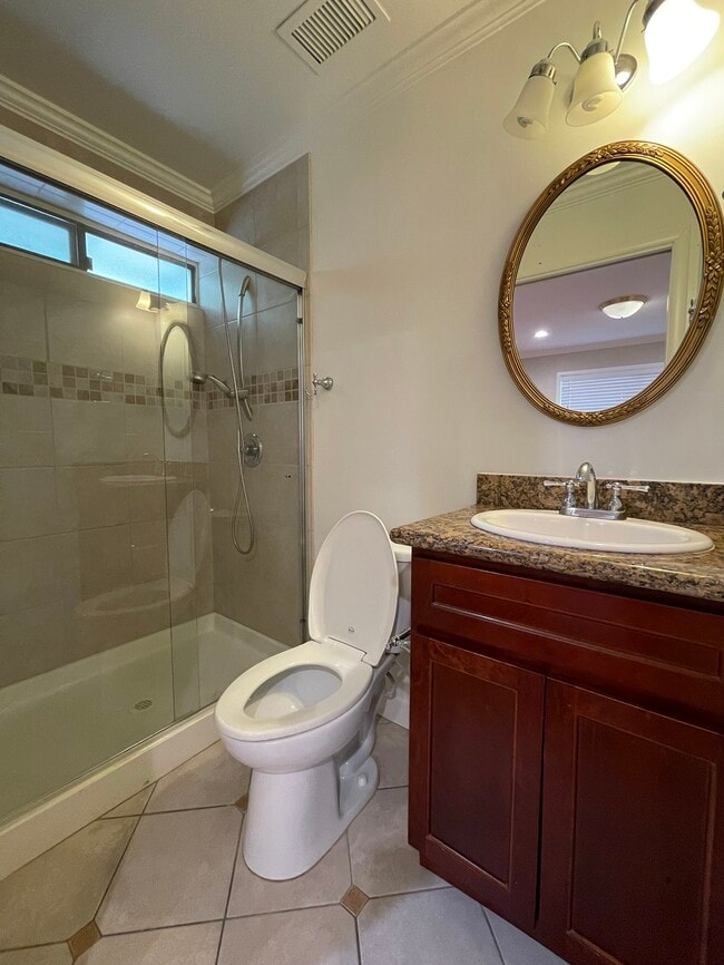 Master Bathroom - 1515 Redwood Ave