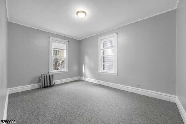 Building Photo - 135 S Munn Ave