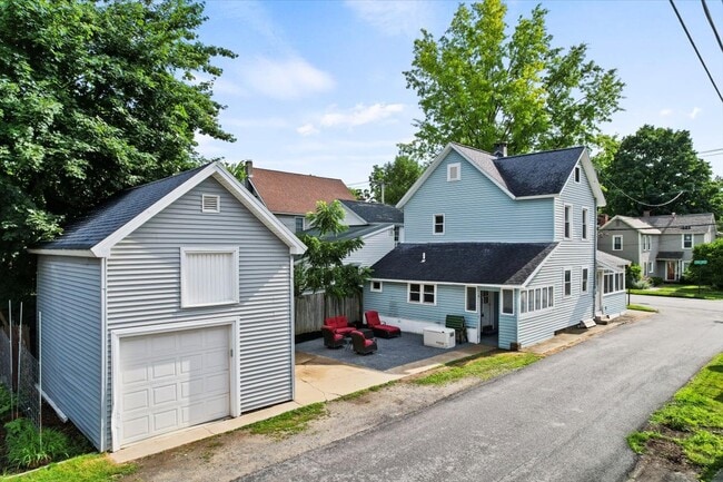 Entire House w/ Garage - 107 Clinton St
