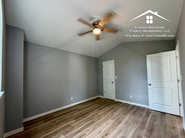 Building Photo - 2717 Mayflower Dr