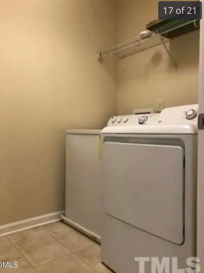 Building Photo - Room in House on Brintons Cottage St