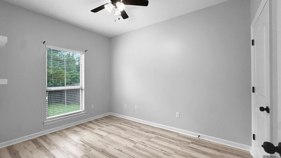 Building Photo - 10816 Field Pointe Dr