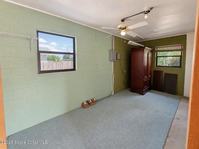 Building Photo - 1440 Dorsal St