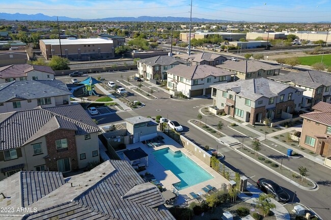 Building Photo - 4100 S Pinelake Way
