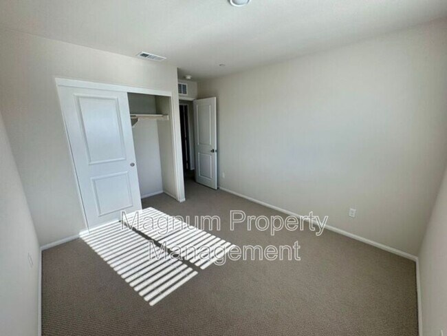 Building Photo - 36330 Albus Ave