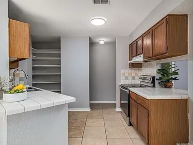 Building Photo - 3936 Heritage Hill Dr