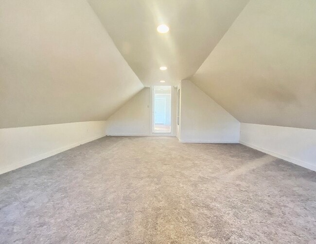 Building Photo - 618 Boston Rd