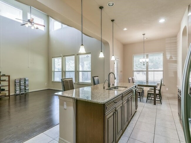Building Photo - 2210 Pearl Bay Ct